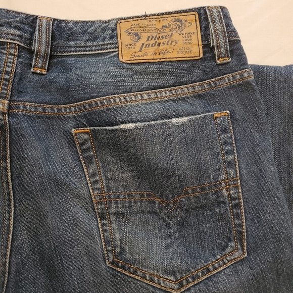 Diesel Jeans Men's 33 X 29 Blue Viker Button Fly Straight Leg Distressed Denim - Picture 6 of 9